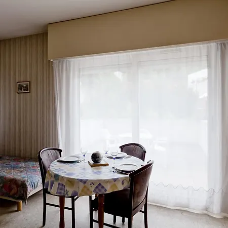Poste Apartment